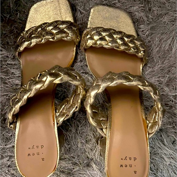 METALLIC GOLD MULES - Picture 1 of 2